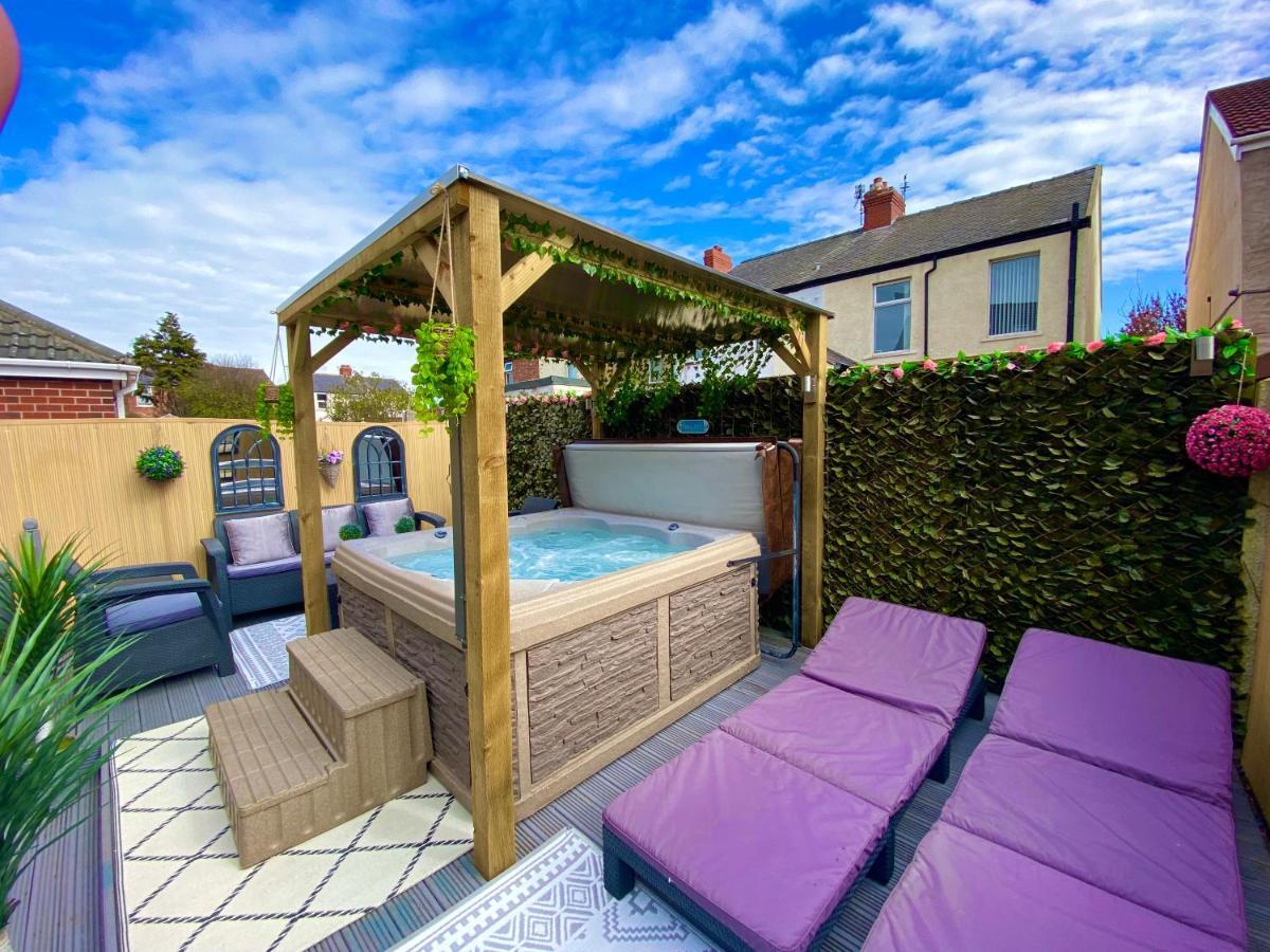 New…The Hottub House Blackpool Pleasure Beach Exterior foto