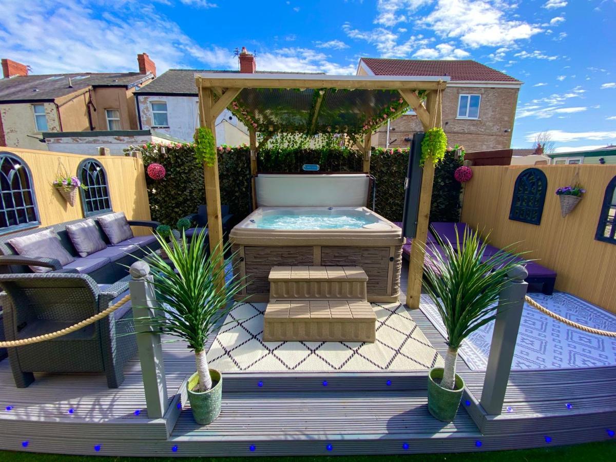 New…The Hottub House Blackpool Pleasure Beach Exterior foto