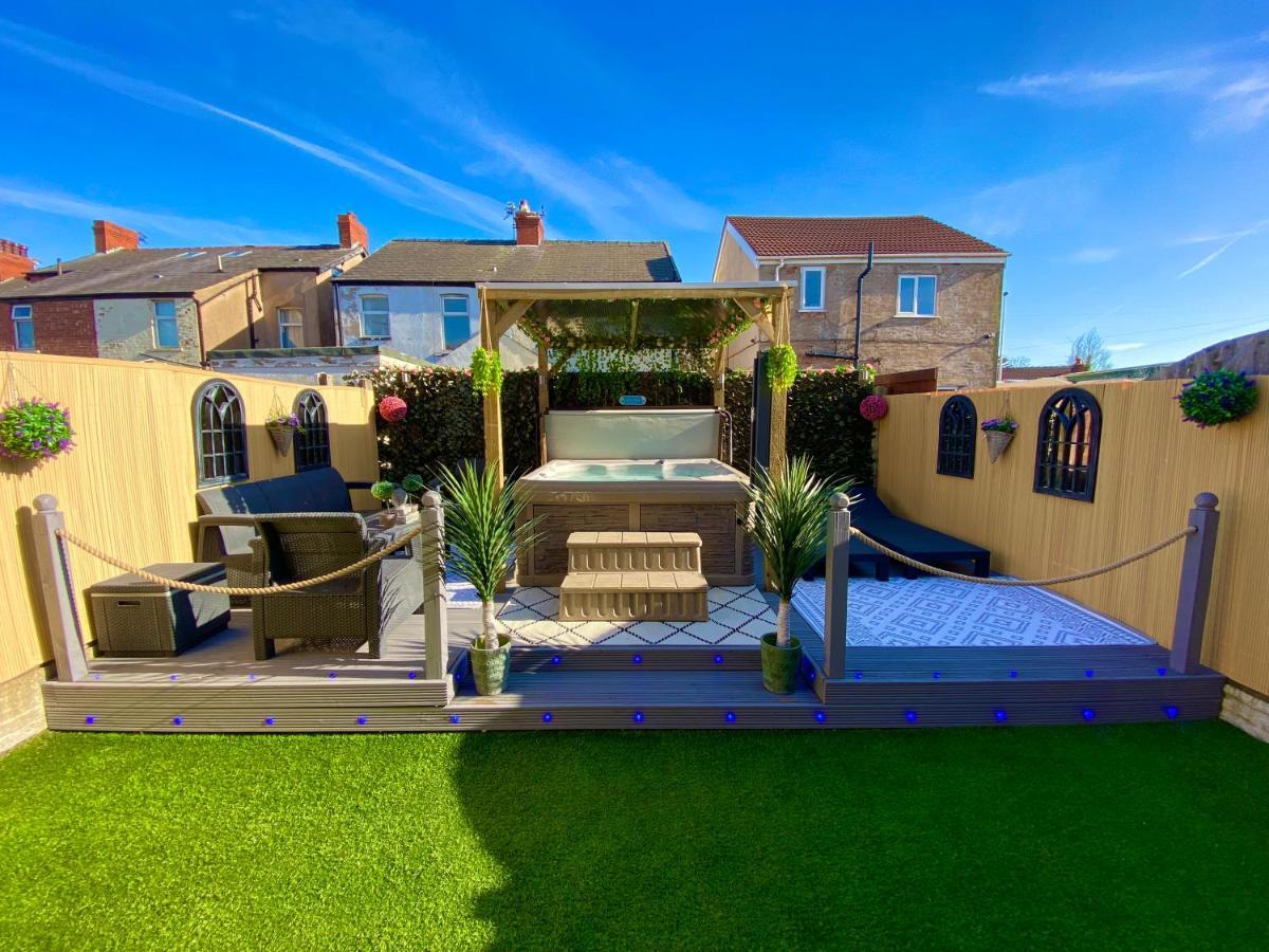 New…The Hottub House Blackpool Pleasure Beach Exterior foto