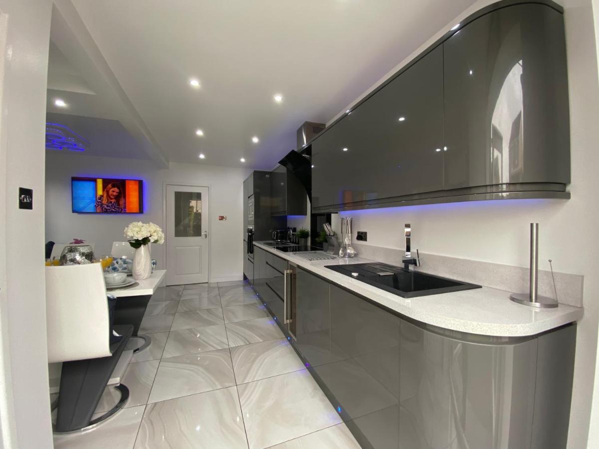 New…The Hottub House Blackpool Pleasure Beach Exterior foto