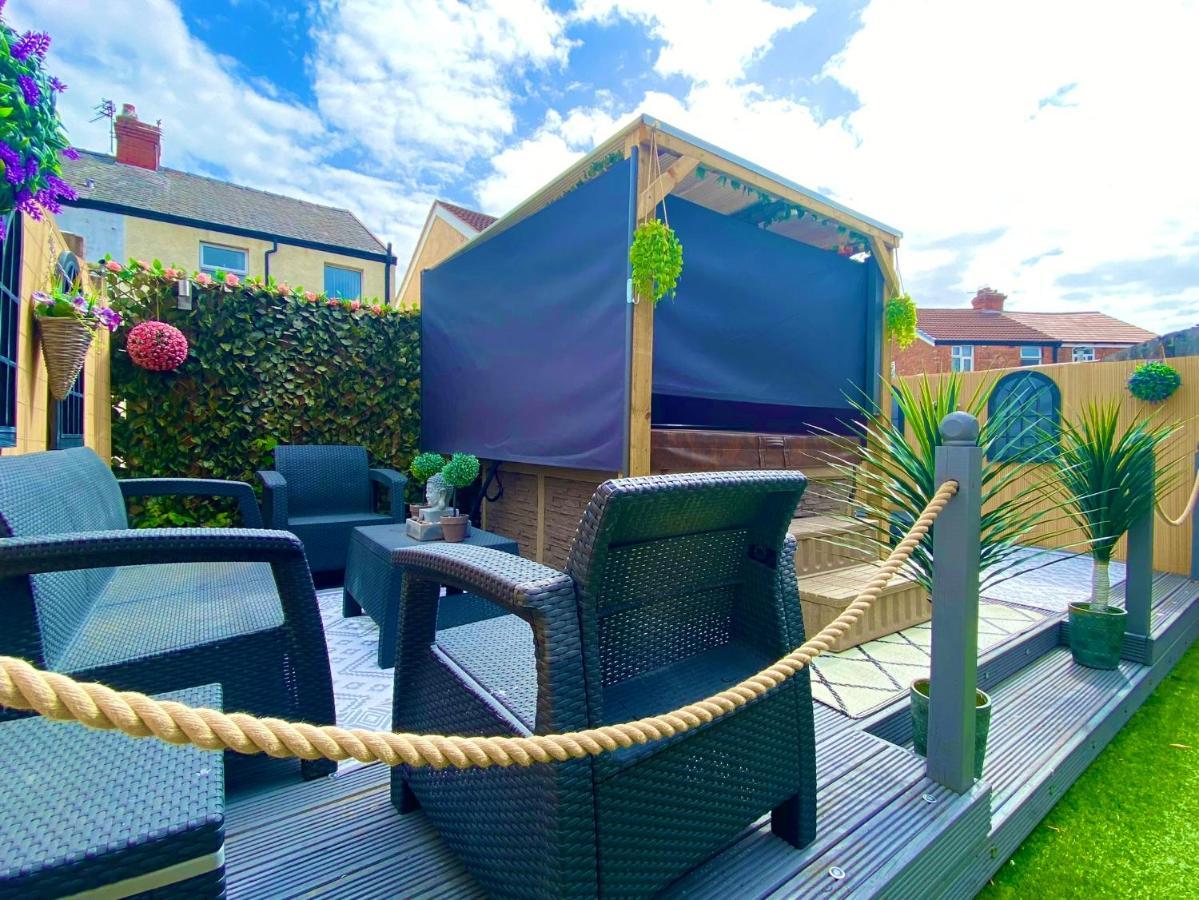 New…The Hottub House Blackpool Pleasure Beach Exterior foto